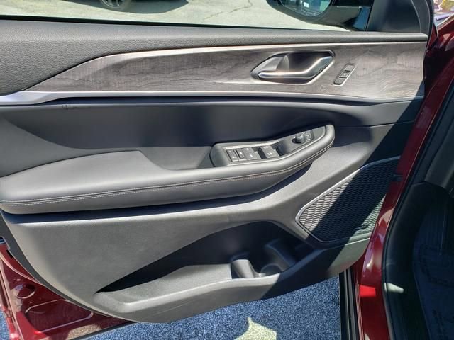 New 2024 Jeep Grand Cherokee L Limited w/ Black Appearance Package image 11