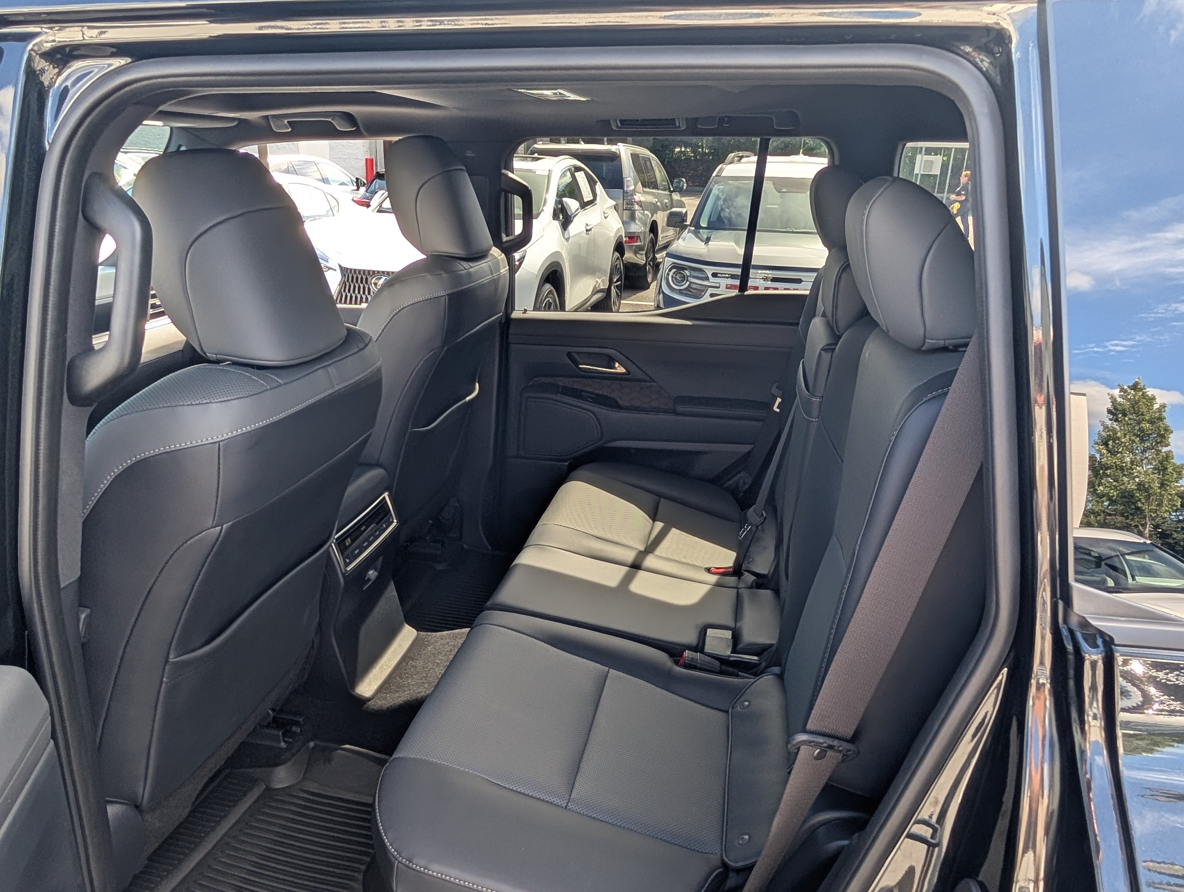 Certified 2025 Lexus GX 550 w/ Accessory Package (2T) AWD/4WD image 16