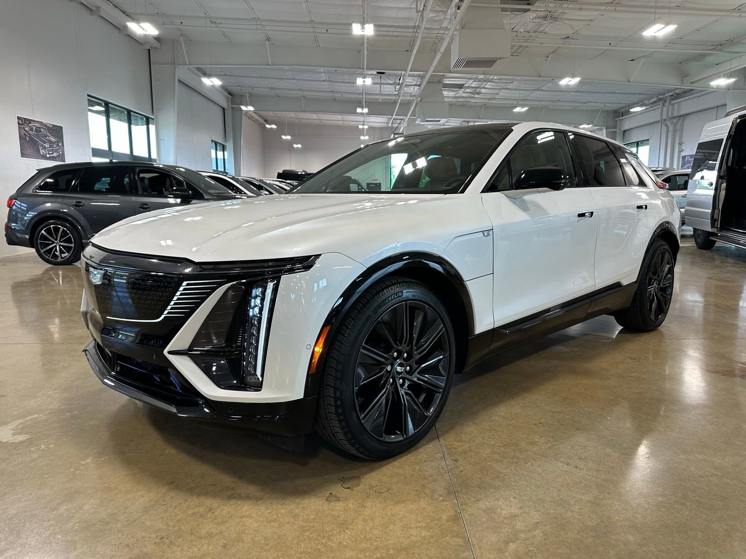 Used 2024 Cadillac Lyriq Sport w/ Nappa Leather Package AWD/4WD image 3