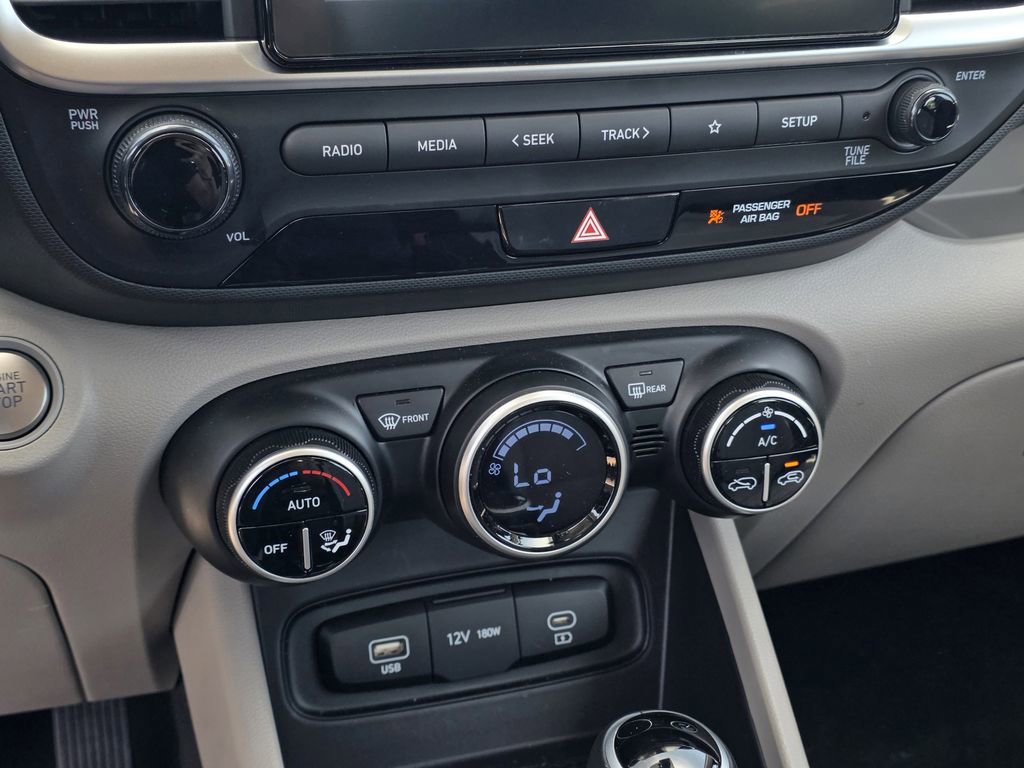 Used 2025 Hyundai Venue SEL FWD image 18