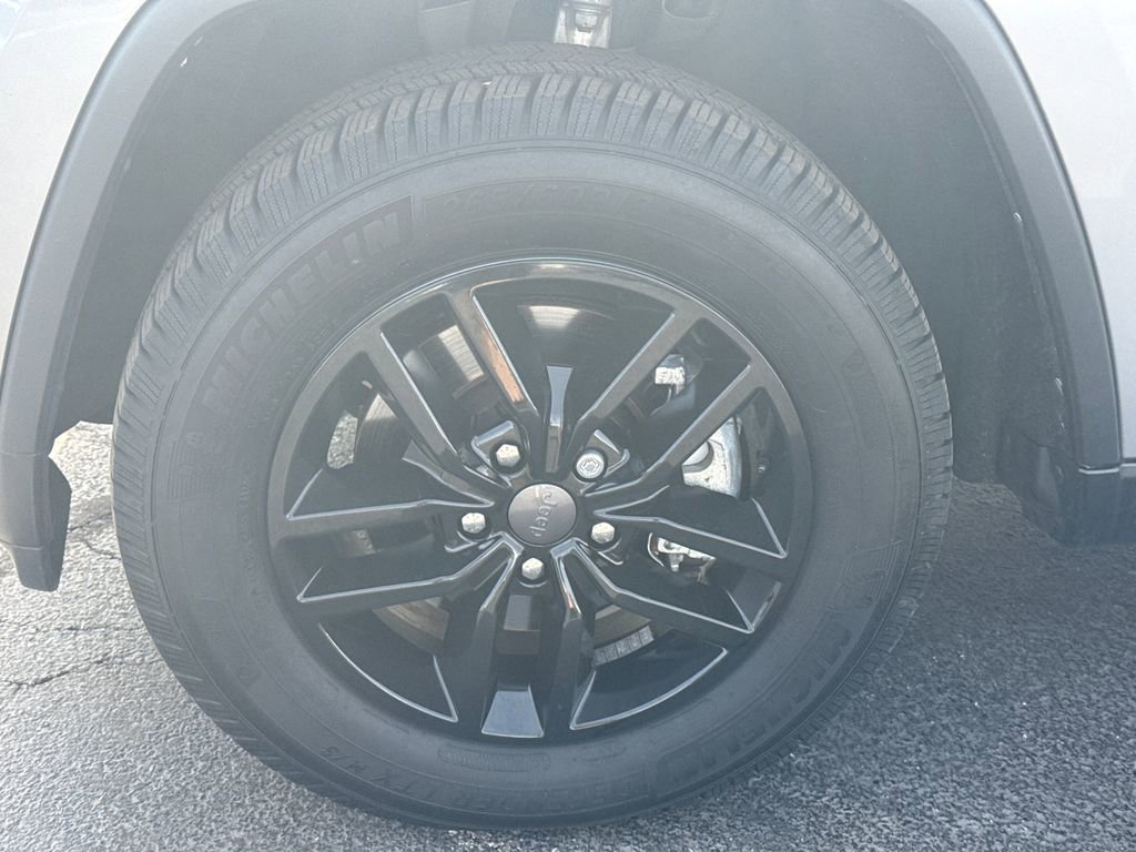 Used 2021 Jeep Grand Cherokee Limited image 13