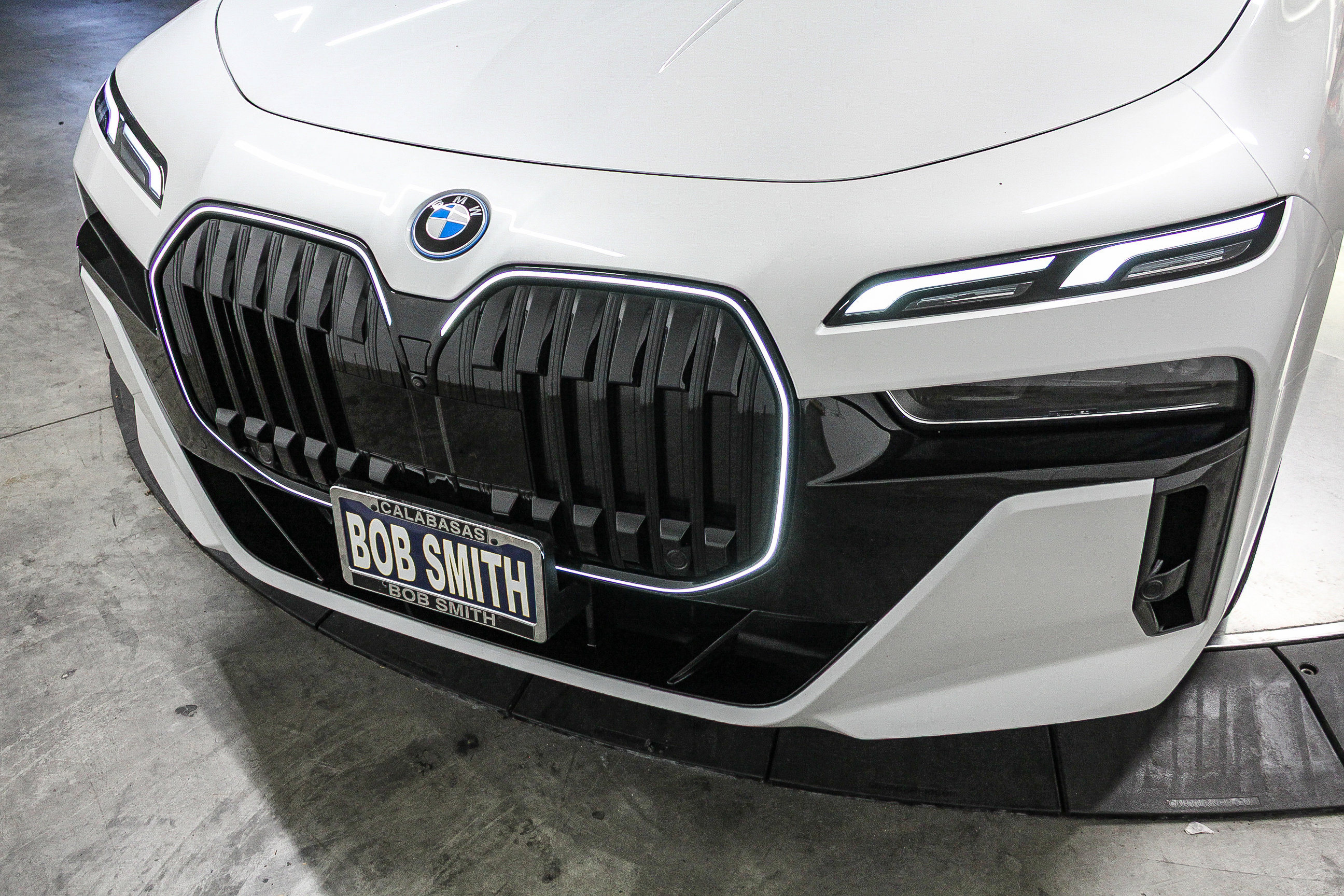 Used 2025 BMW i7 xDrive60 image 11