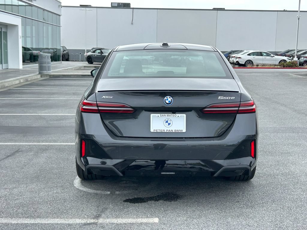 New 2027 BMW 550e xDrive AWD/4WD image 4