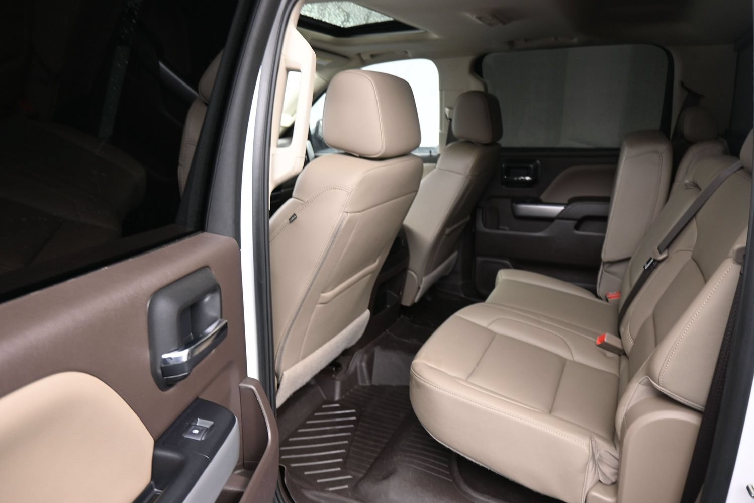 Used 2018 Chevrolet Silverado 1500 LTZ Z71 w/ LTZ Plus Package AWD/4WD image 18