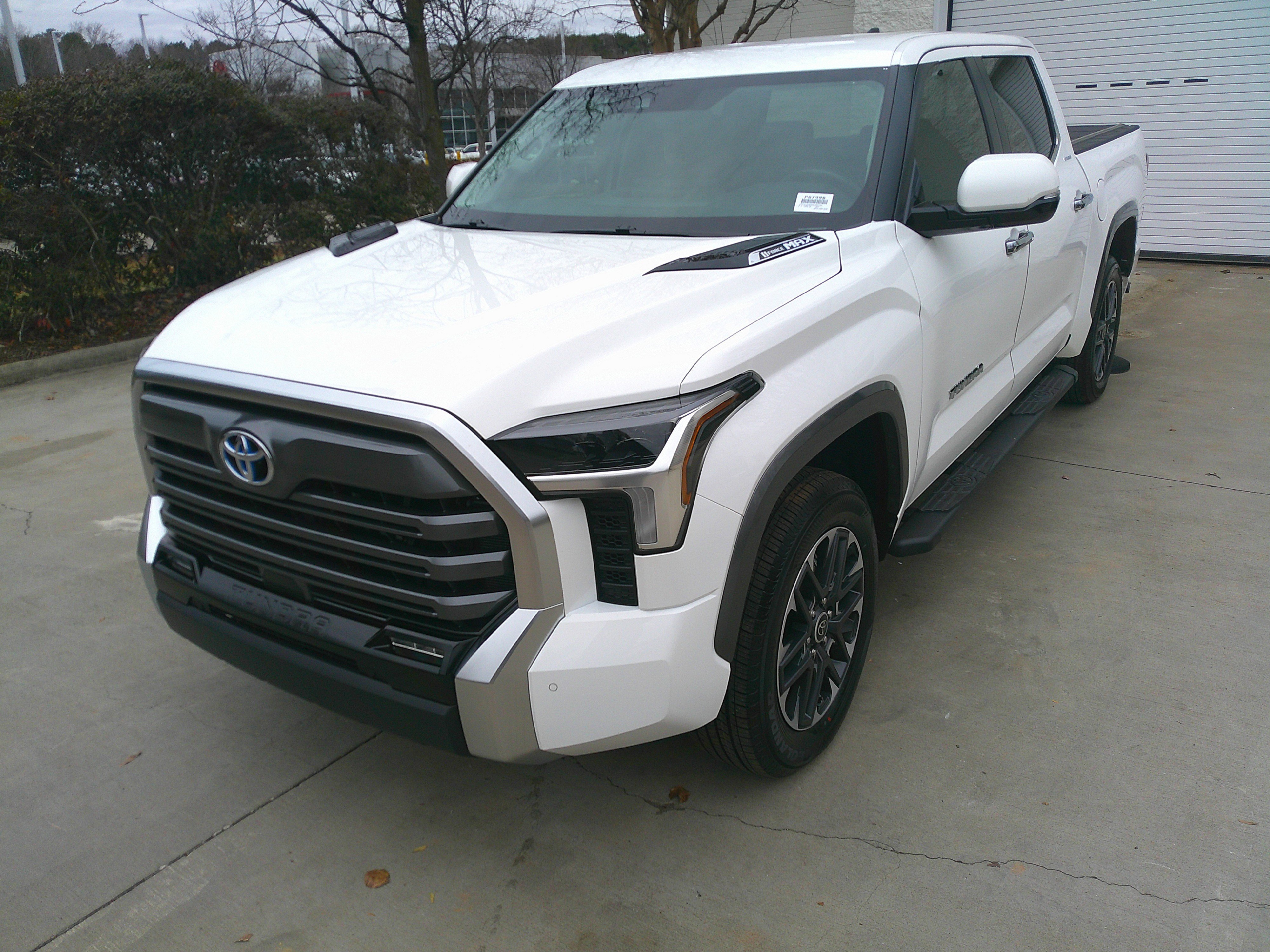 Used 2024 Toyota Tundra Limited image 5