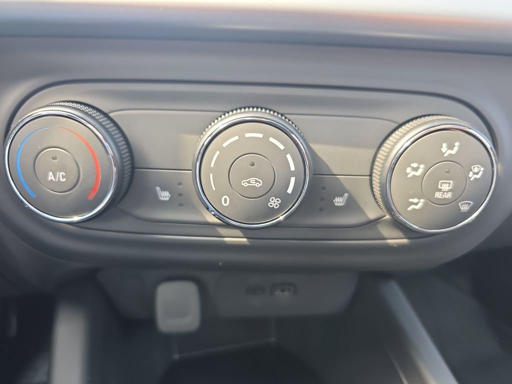 New 2026 Chevrolet Trax RS w/ Sunroof Package image 20