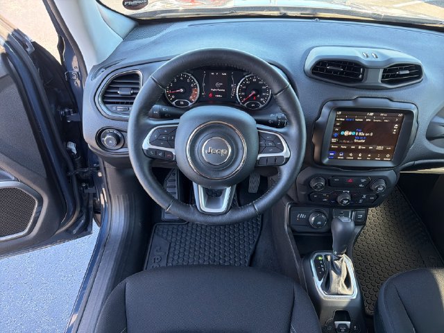 Used 2023 Jeep Renegade Latitude w/ Premium Group AWD/4WD image 15