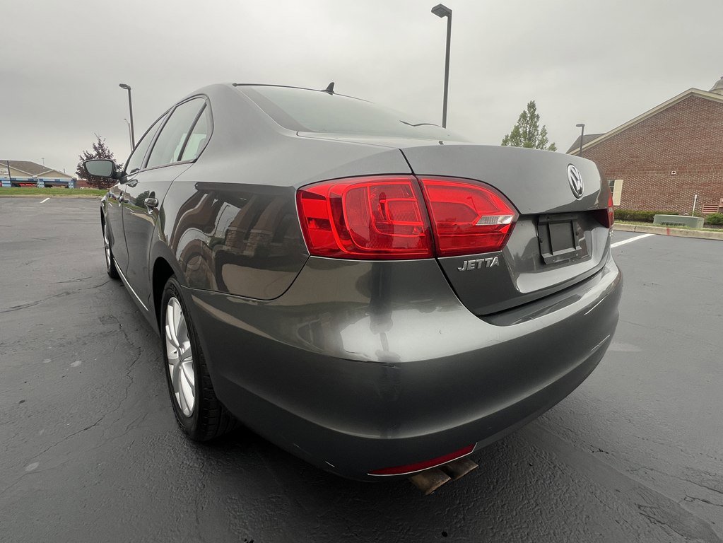 Used 2012 Volkswagen Jetta SE image 3