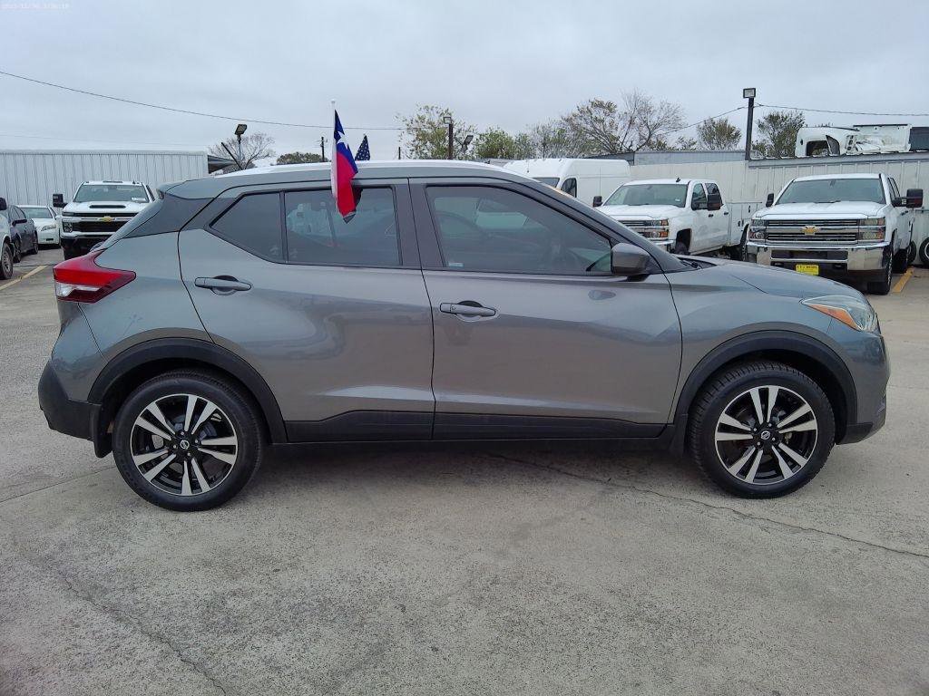 Used 2019 Nissan Kicks SV FWD image 9