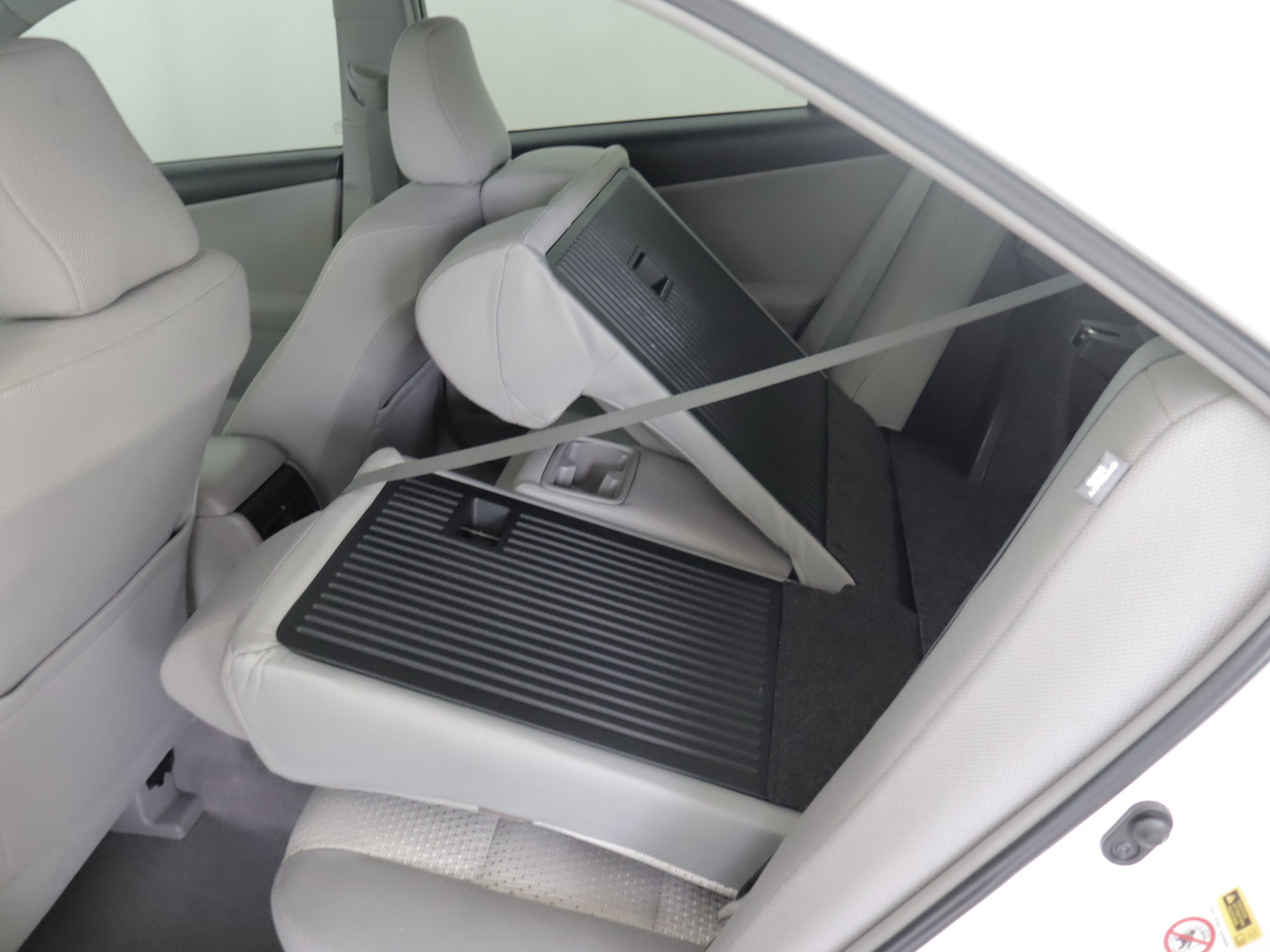 Used 2012 Toyota Camry XLE w/ Convenience Pkg FWD image 21