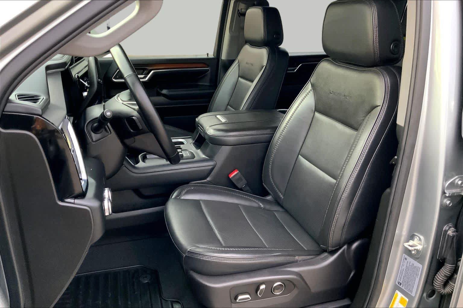 Used 2024 GMC Sierra 2500 Denali w/ Denali Reserve Package AWD/4WD image 8