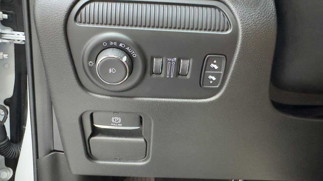 Used 2023 Jeep Wagoneer 2WD image 36