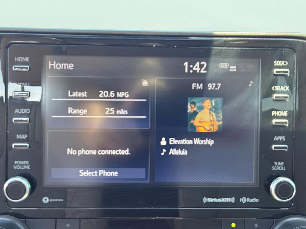 Used 2021 Toyota Highlander XLE FWD image 30