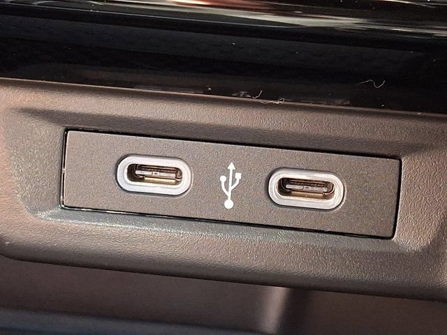 Certified 2025 Volkswagen Jetta SE FWD image 29