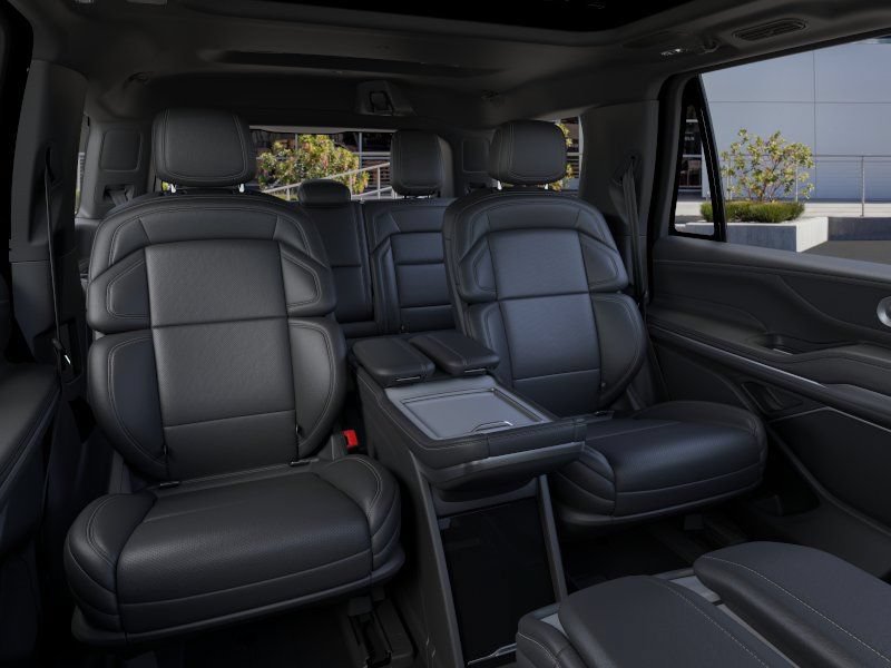 New 2026 Lincoln Navigator Reserve w/ Jet Appearance Package AWD/4WD image 11