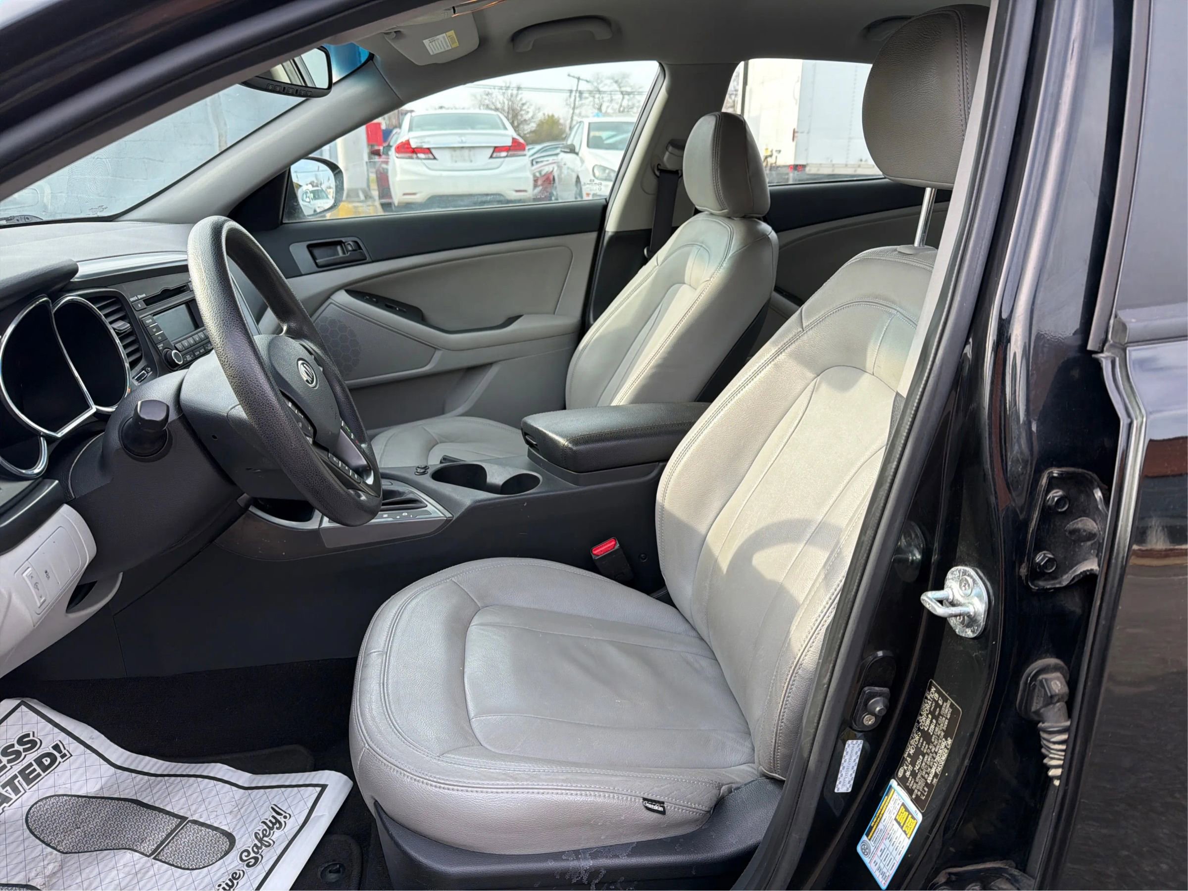 Used 2011 Kia Optima LX w/ Convenience Pkg image 11