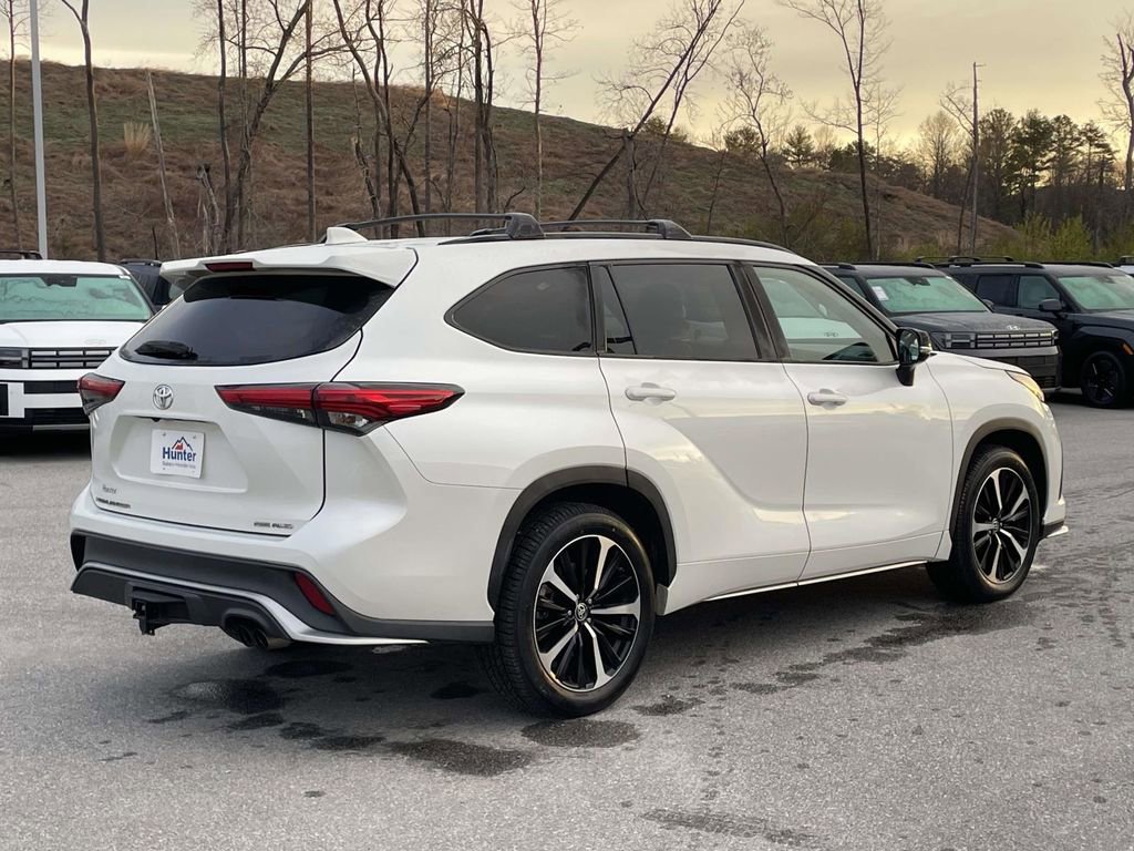 Used 2021 Toyota Highlander XSE image 29