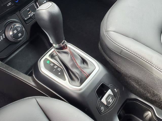 Used 2023 Jeep Renegade Trailhawk w/ Trailhawk Elite Group AWD/4WD image 19
