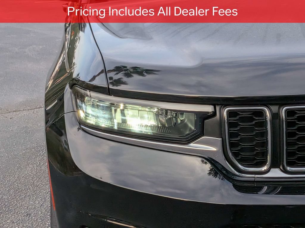 Used 2022 Jeep Grand Cherokee L Laredo w/ Luxury Tech Group I AWD/4WD image 10