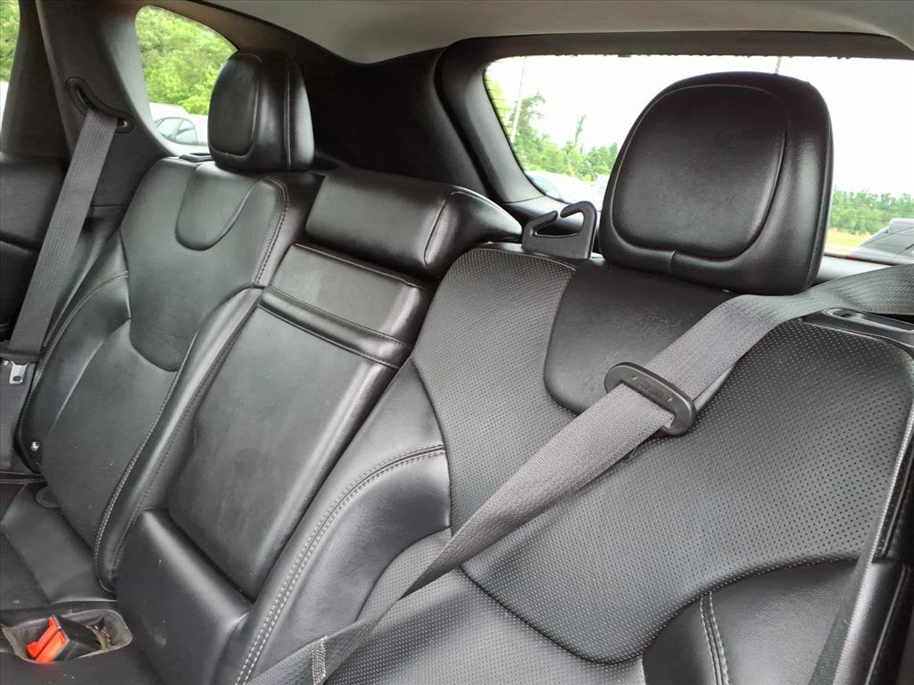 Used 2019 Jeep Cherokee Limited AWD/4WD image 12