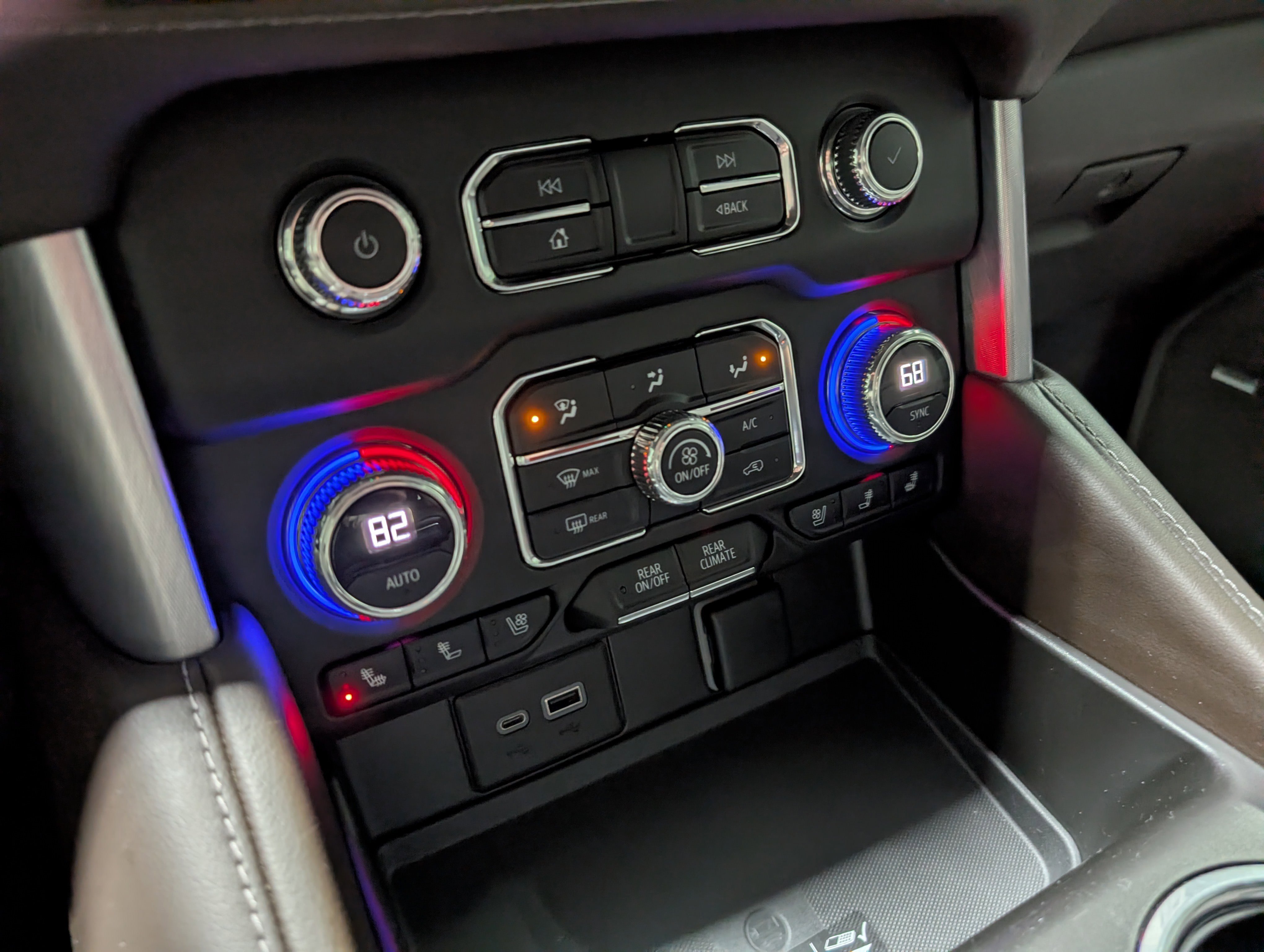 Used 2022 GMC Yukon XL SLT w/ SLT Luxury Package image 30