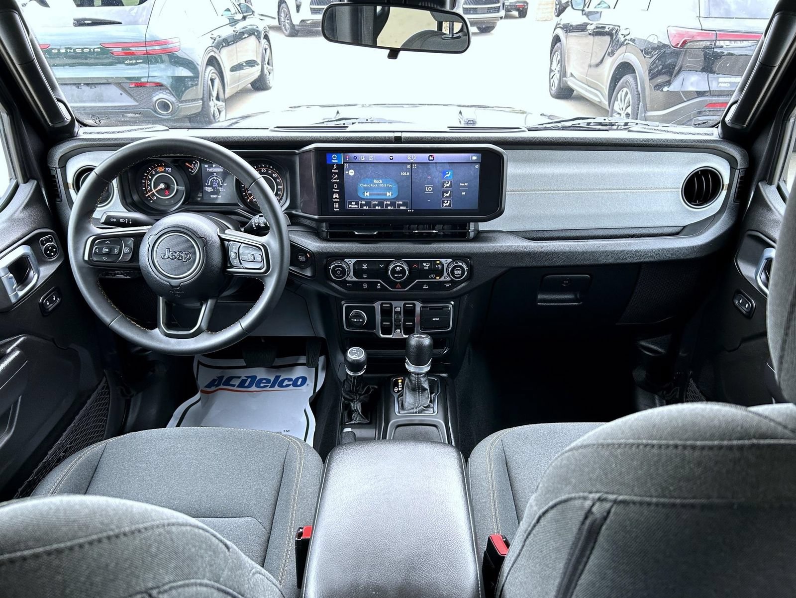 Used 2025 Jeep Wrangler Unlimited Sport AWD/4WD image 12