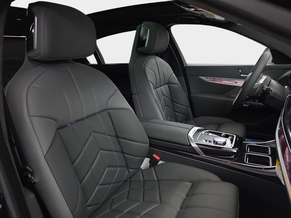 New 2026 BMW 750e xDrive w/ Executive Package AWD/4WD image 9