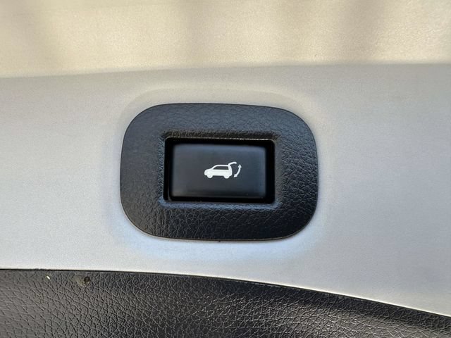 Used 2018 Nissan Rogue SV FWD image 22