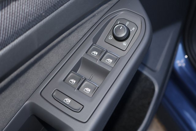 New 2026 Volkswagen GTI SE image 2