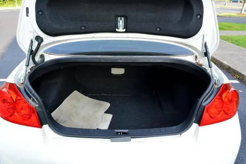 Used 2015 INFINITI Q40 w/ Moonroof Package image 14