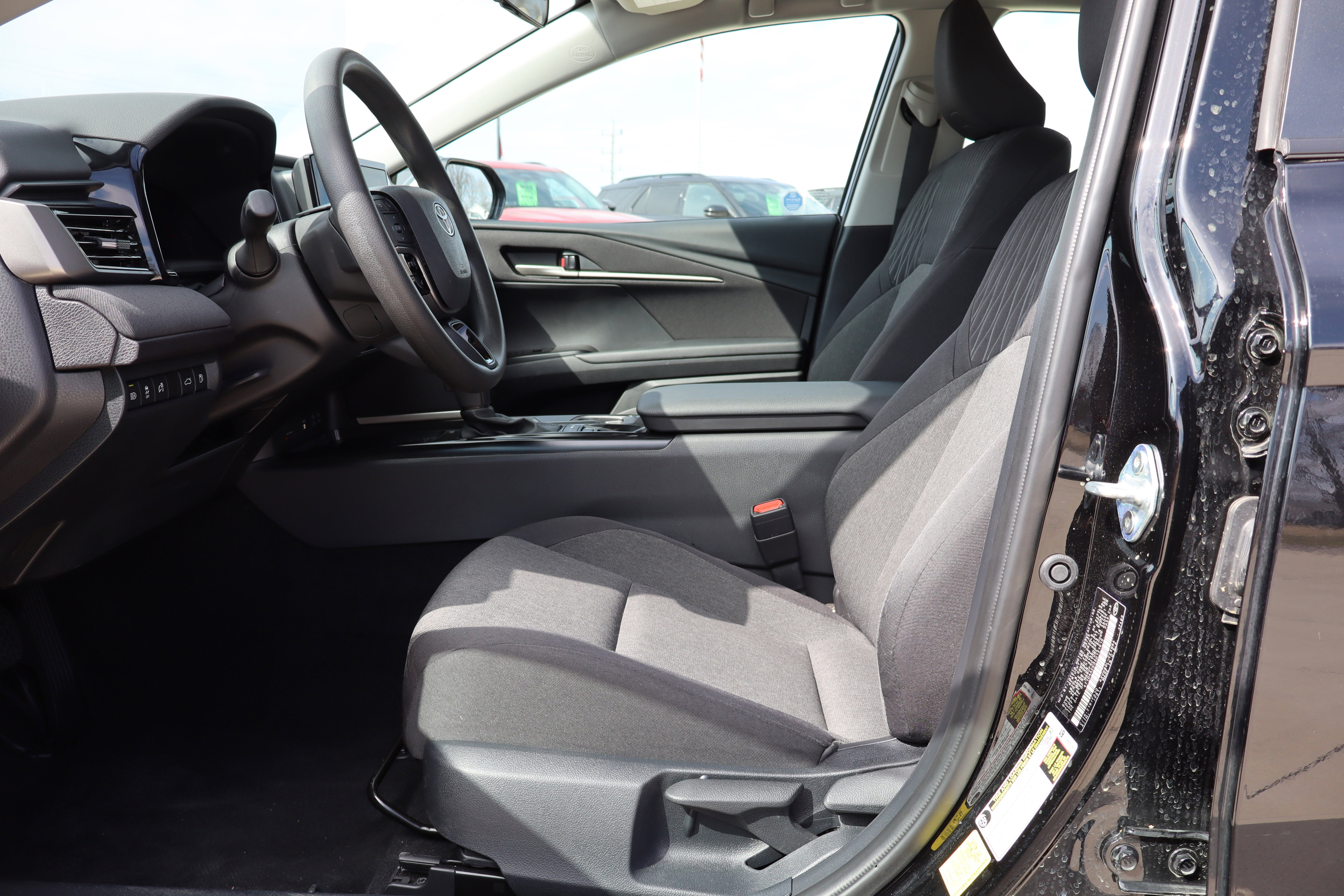 Used 2025 Toyota Camry LE image 10