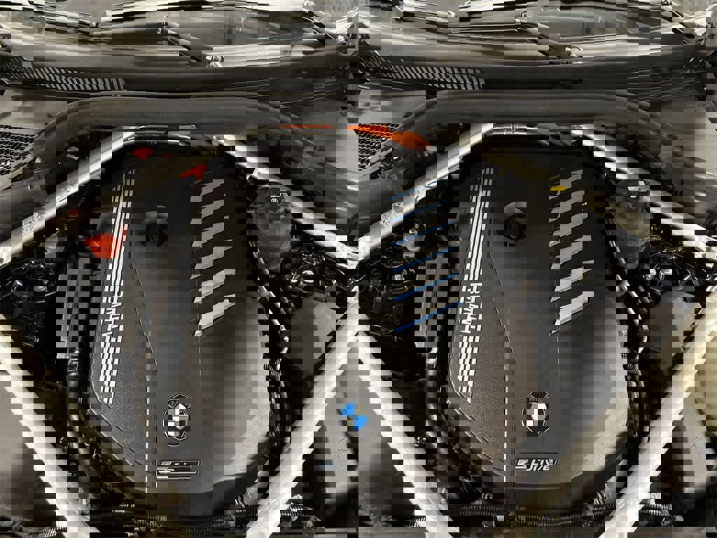 Used 2022 BMW X5 xDrive45e w/ M Sport Package image 12