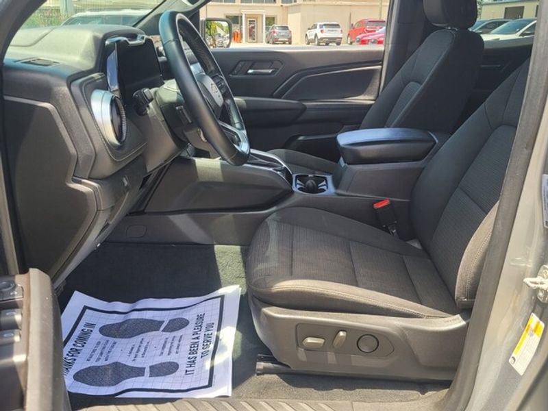Used 2023 Chevrolet Colorado LT w/ LT Convenience Package II image 6