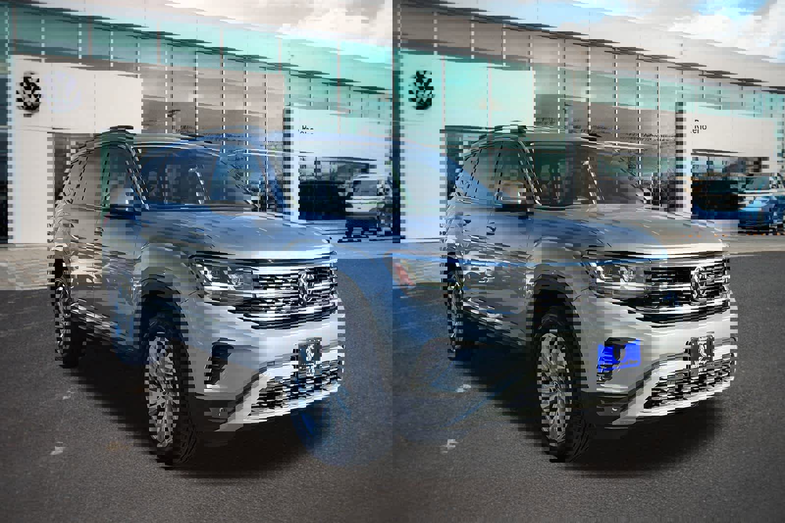 Used 2021 Volkswagen Atlas SE image 3