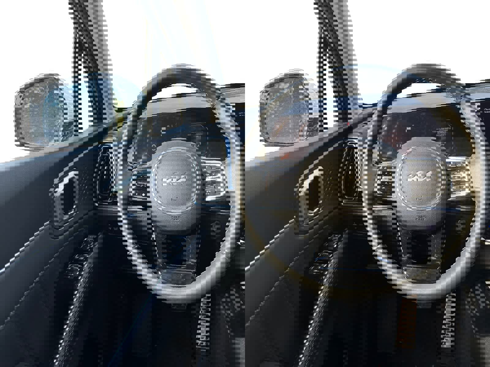 Used 2025 Kia Sorento SX image 10