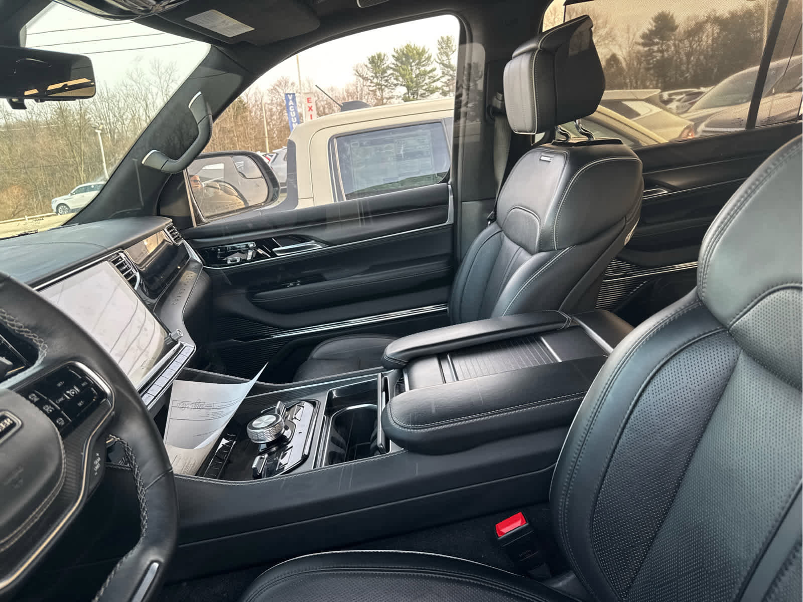 Used 2023 Jeep Grand Wagoneer Series II Obsidian image 6