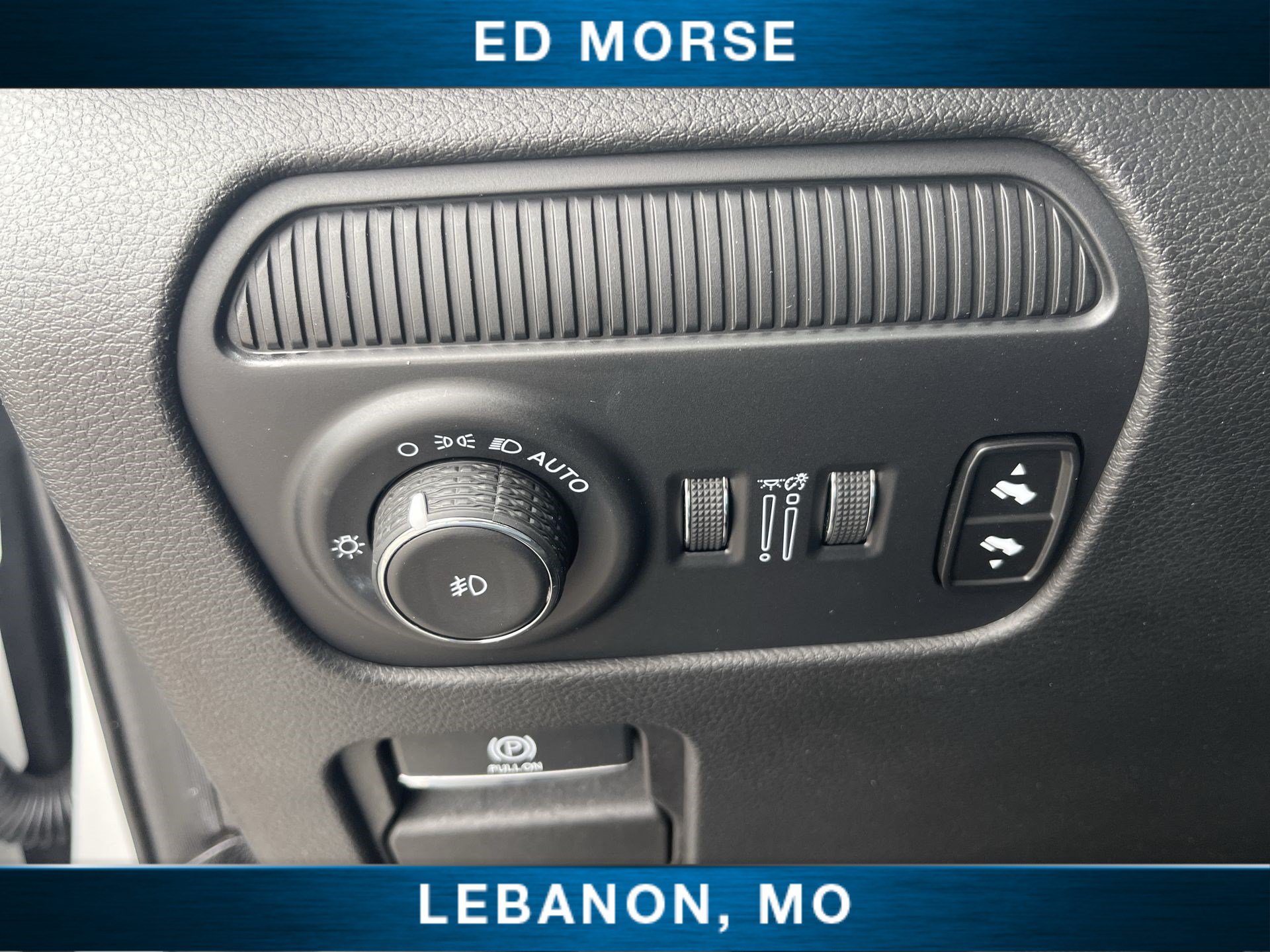 Used 2024 Jeep Wagoneer Series III AWD/4WD image 17