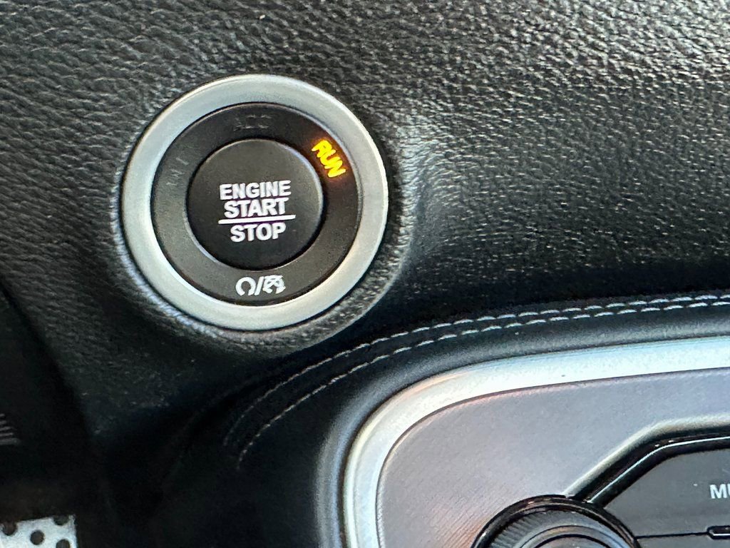 Certified 2022 Dodge Challenger R/T w/ Blacktop Package image 29