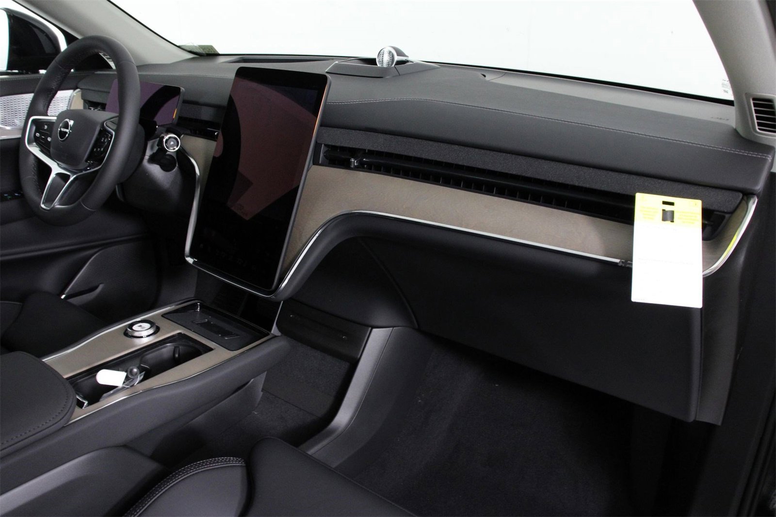 New 2025 Volvo EX90 Ultra image 9