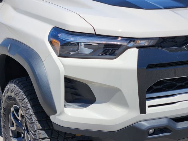 New 2026 Chevrolet Colorado ZR2 w/ Technology Package AWD/4WD image 9