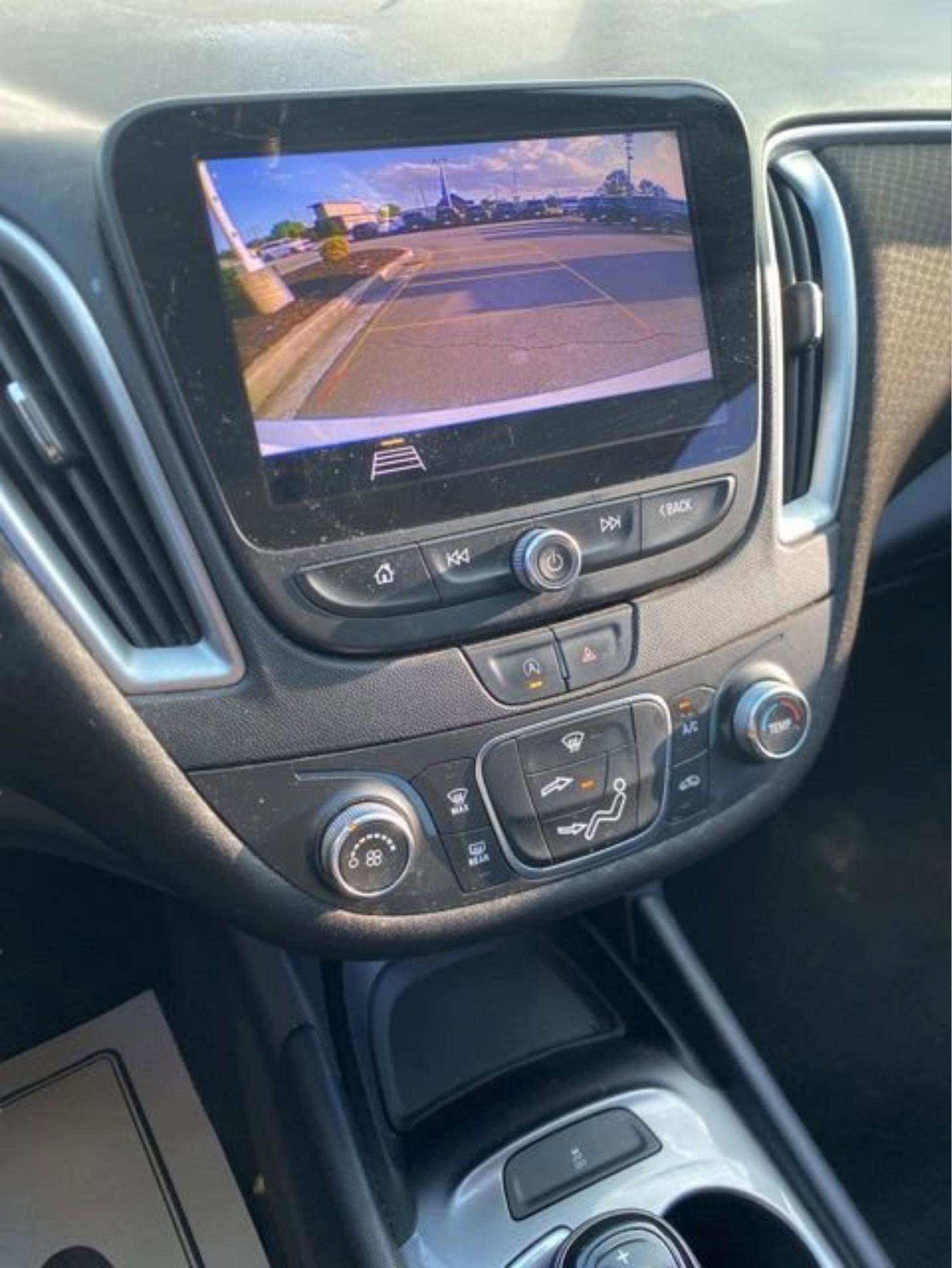 Used 2020 Chevrolet Malibu LS FWD image 22
