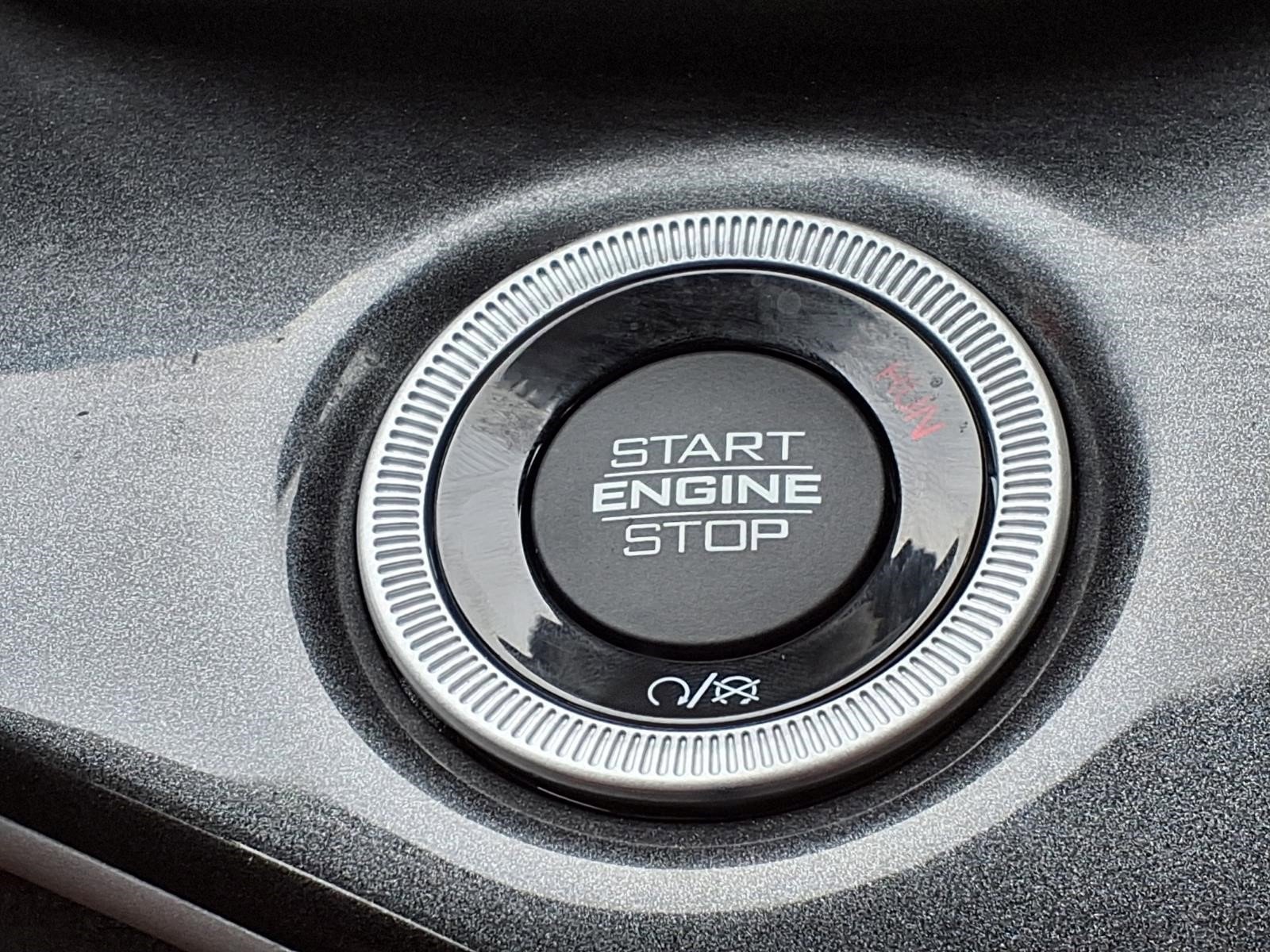 Used 2023 Jeep Grand Cherokee Altitude RWD image 15