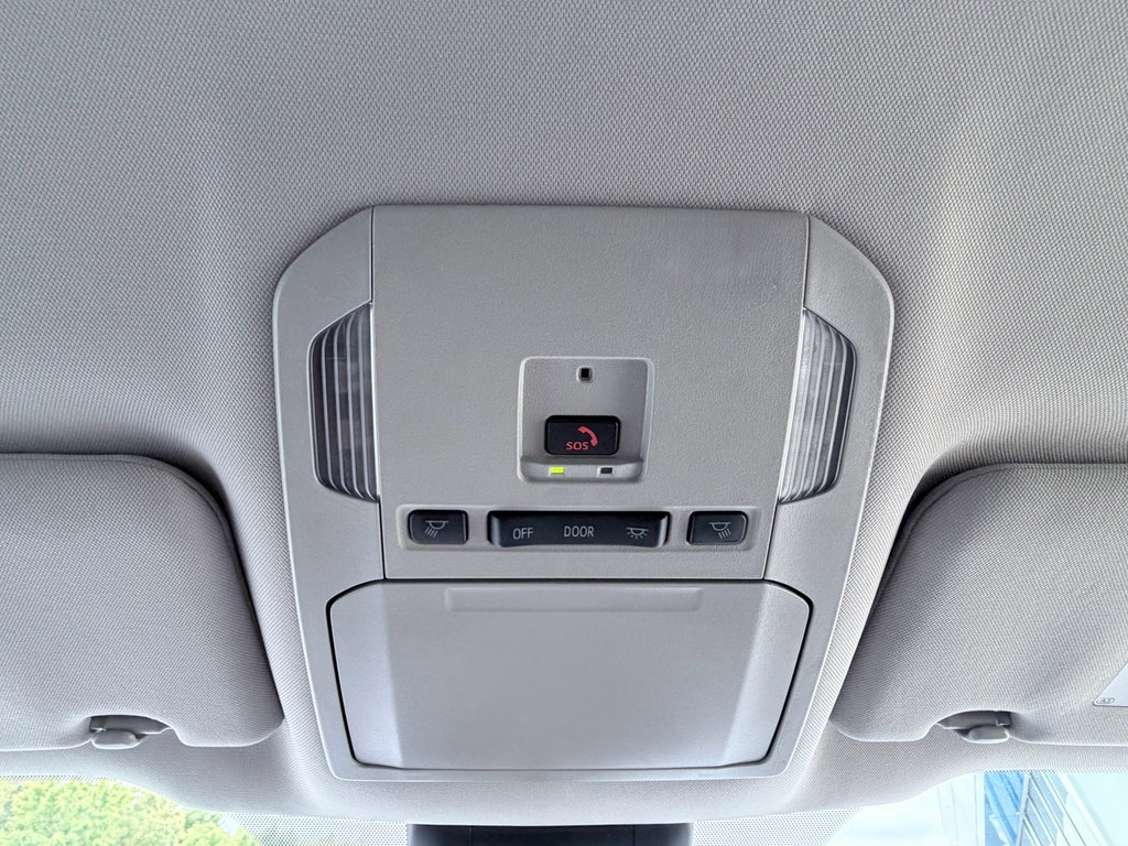 Used 2025 Toyota Highlander LE FWD image 16