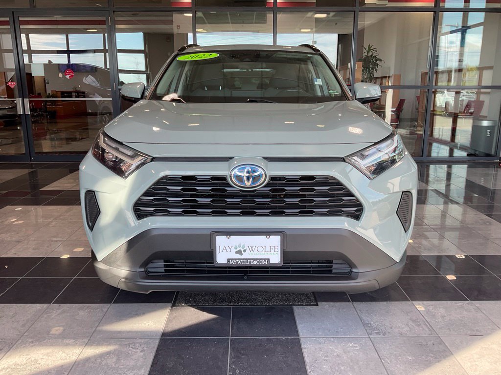 Certified 2022 Toyota RAV4 XLE AWD/4WD image 2