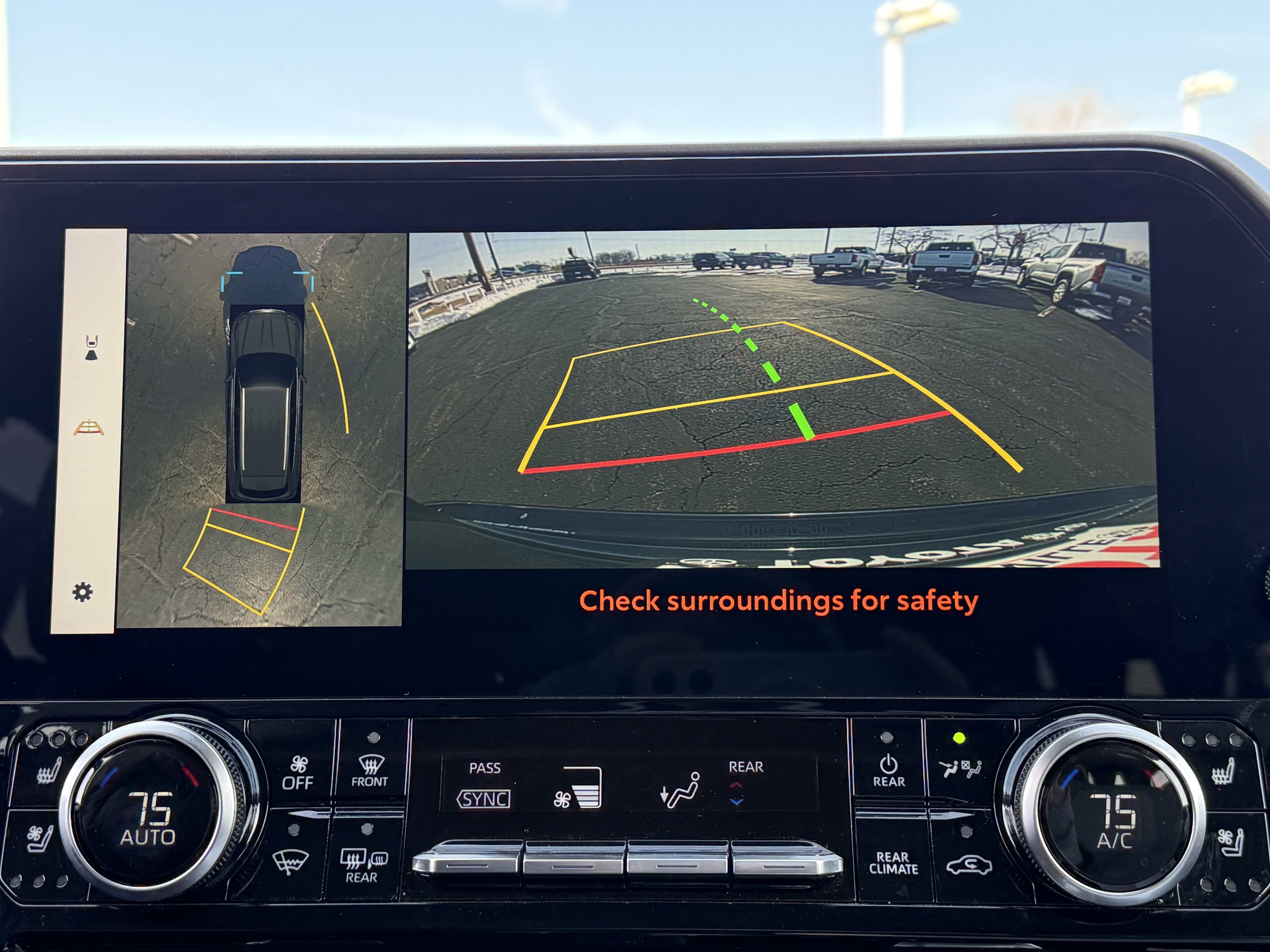 Used 2023 Toyota Highlander Limited image 32