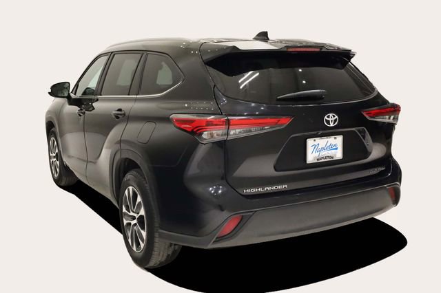 Used 2023 Toyota Highlander XLE image 8