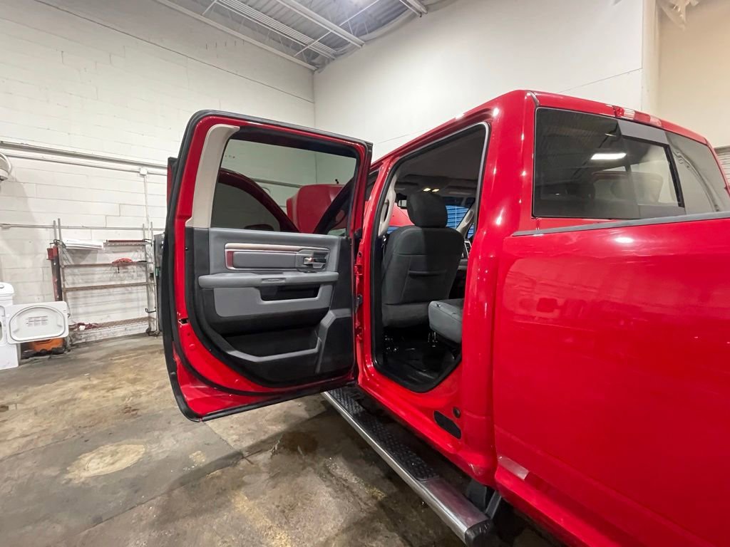 Used 2017 RAM 3500 Big Horn image 34