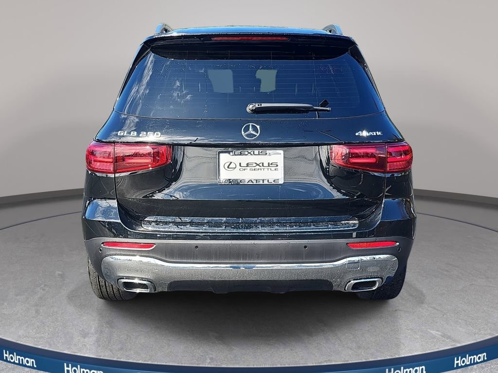 Used 2025 Mercedes-Benz GLB 250 4MATIC image 7