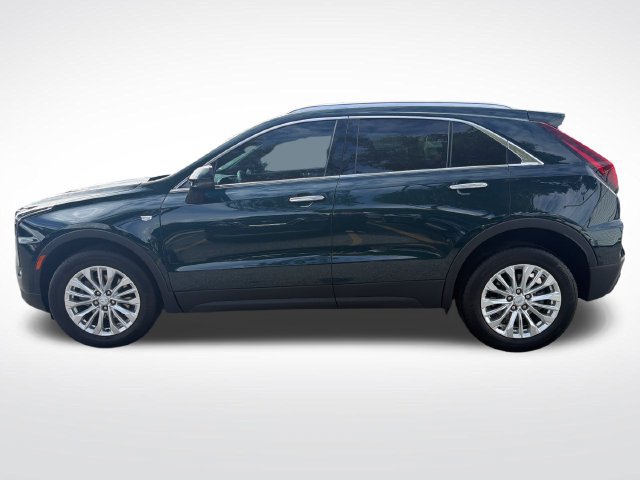 Certified 2024 Cadillac XT4 Luxury w/ Cold Weather Package FWD image 2