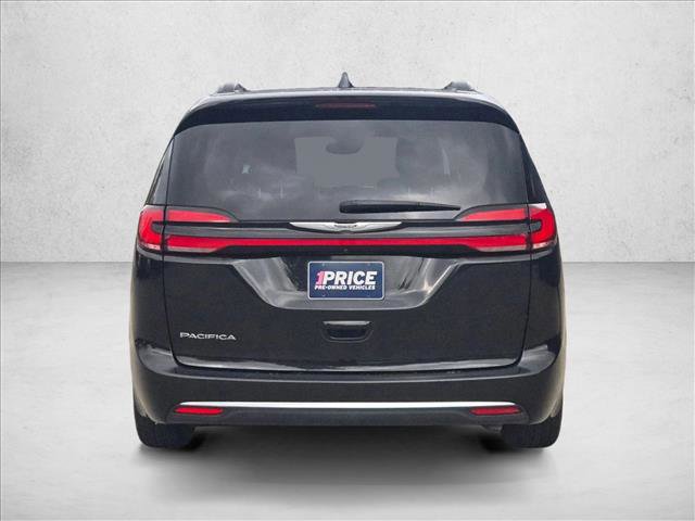 Used 2022 Chrysler Pacifica Touring-L FWD image 6